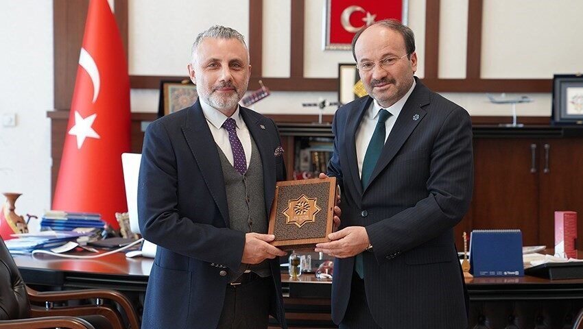 YTB Heyeti, Erzurum Teknik Üniversitesi’nde Türkiye Bursları Kapsamında Eğitim Gören Öğrencilerle Görüşmek Üzere Rektör Çakmak’ı Ziyaret Etti Erzurum Teknik Üniversitesi'nde Türkiye Bursları ile öğrenim gören öğrencilerle görüşmek