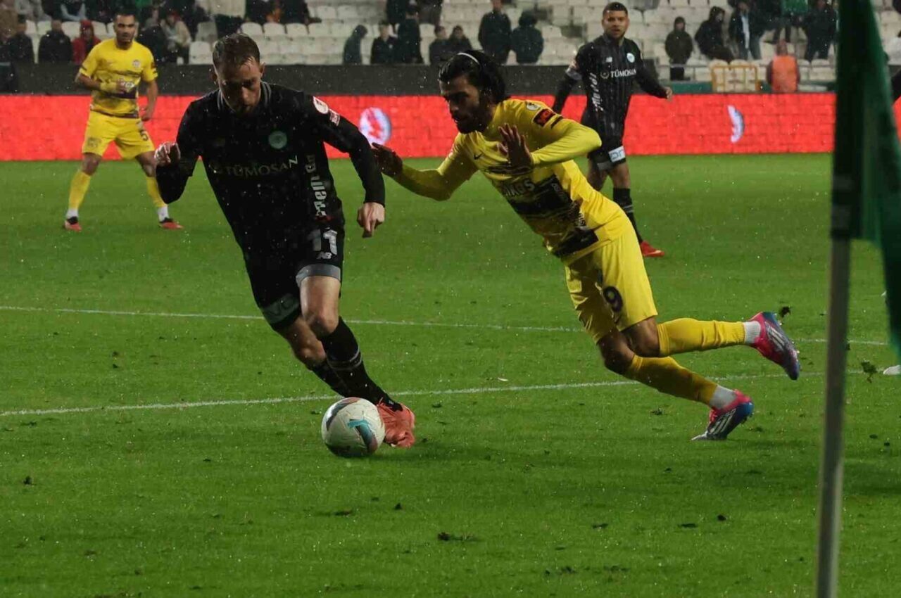 Ziraat Türkiye Kupası C Grubu’ndaki Konyaspor-Eyüpspor maçı, ev sahibinin 3-1