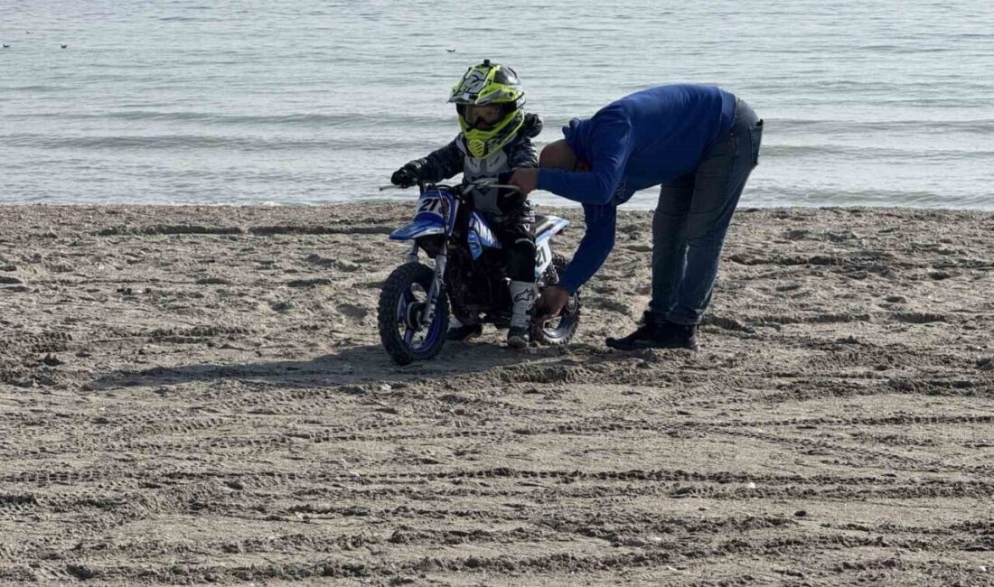 Deniz Boran Balcı, 3.5 yaşında, motosiklet tutkusuyla dikkat çekiyor. Ailesinin