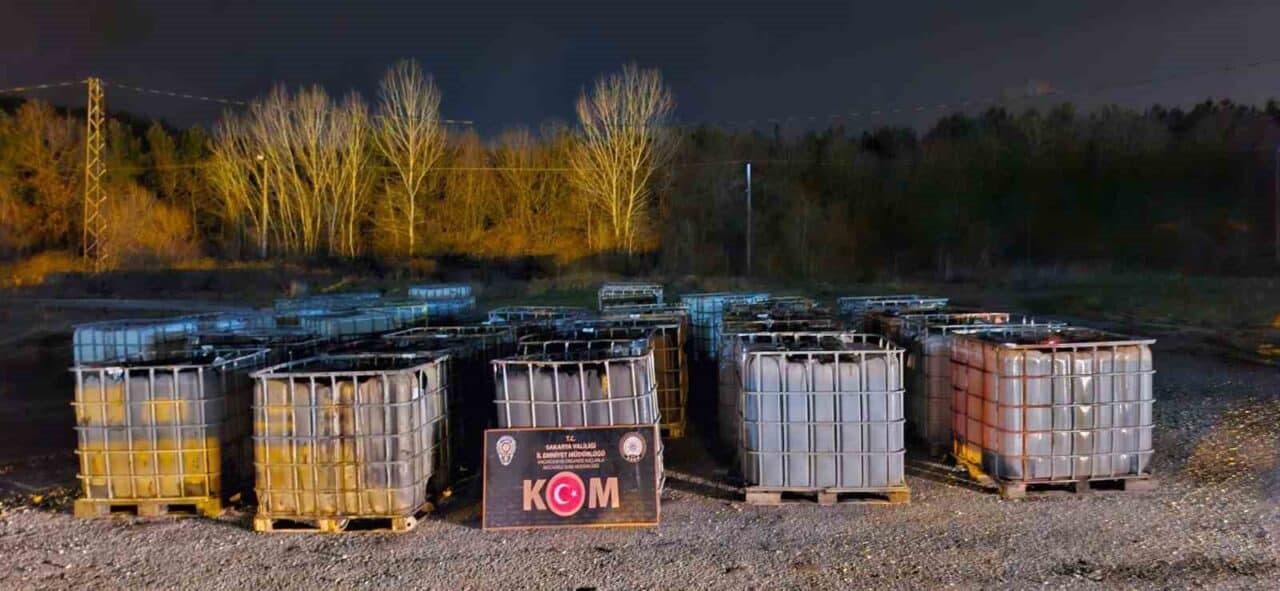 Sakarya'da gerçekleştirilen bir operasyonda 370 bin litre solvent karışımlı kaçak