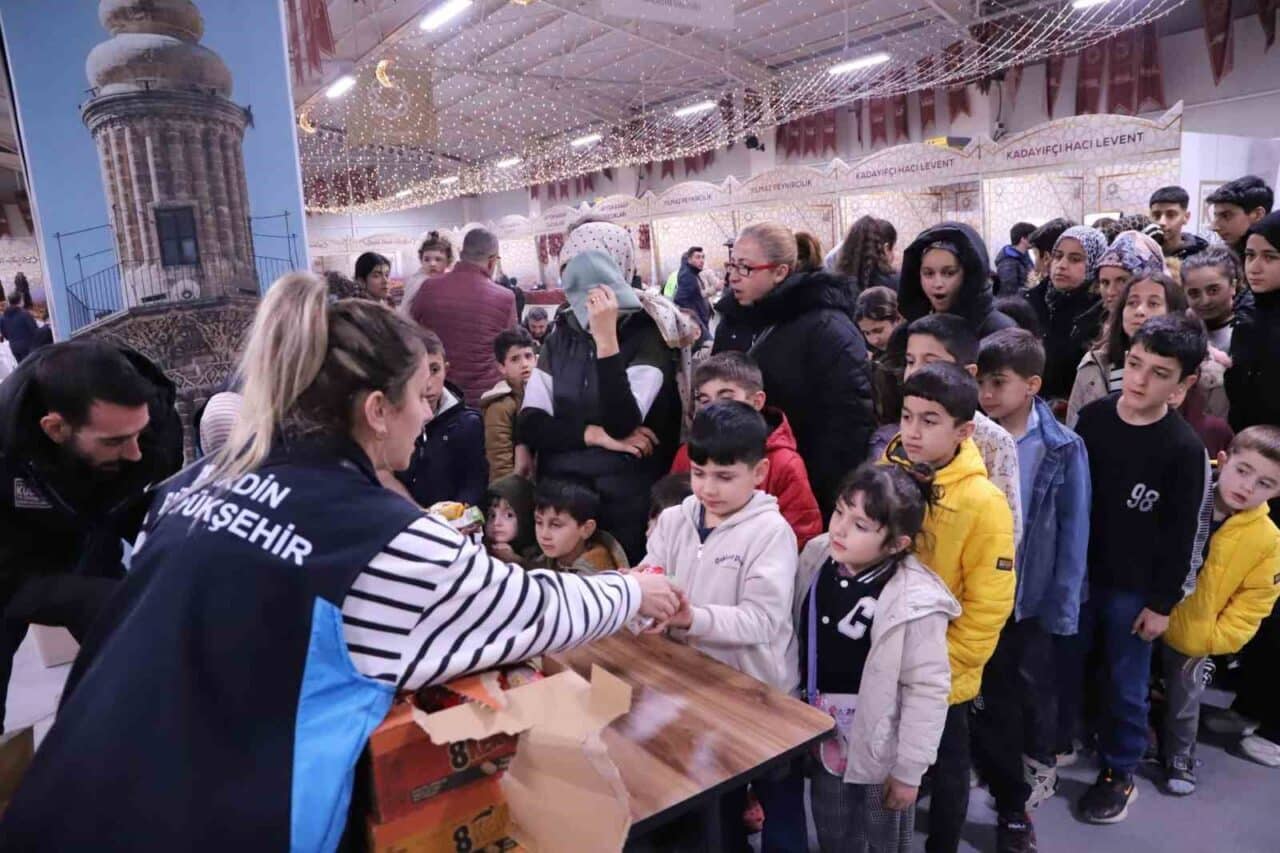 Mardin Valisi Tuncay Akkoyun'un yönlendirmesiyle düzenlenen Lezzetler Fuarı, 105 bin