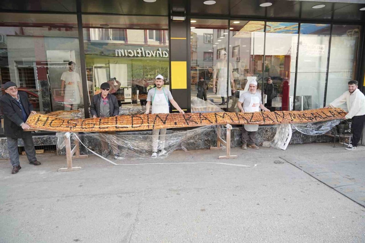 Bursa'nın Osmangazi ilçesinde 20 yıldır fırıncılık yapan Subay Özçelik, Ramazan'ın