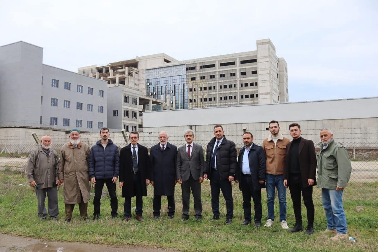 Samsun Milletvekili Mehmet Karaman, Tekkeköy halkının 2018'den beri tamamlanmayan Tekkeköy