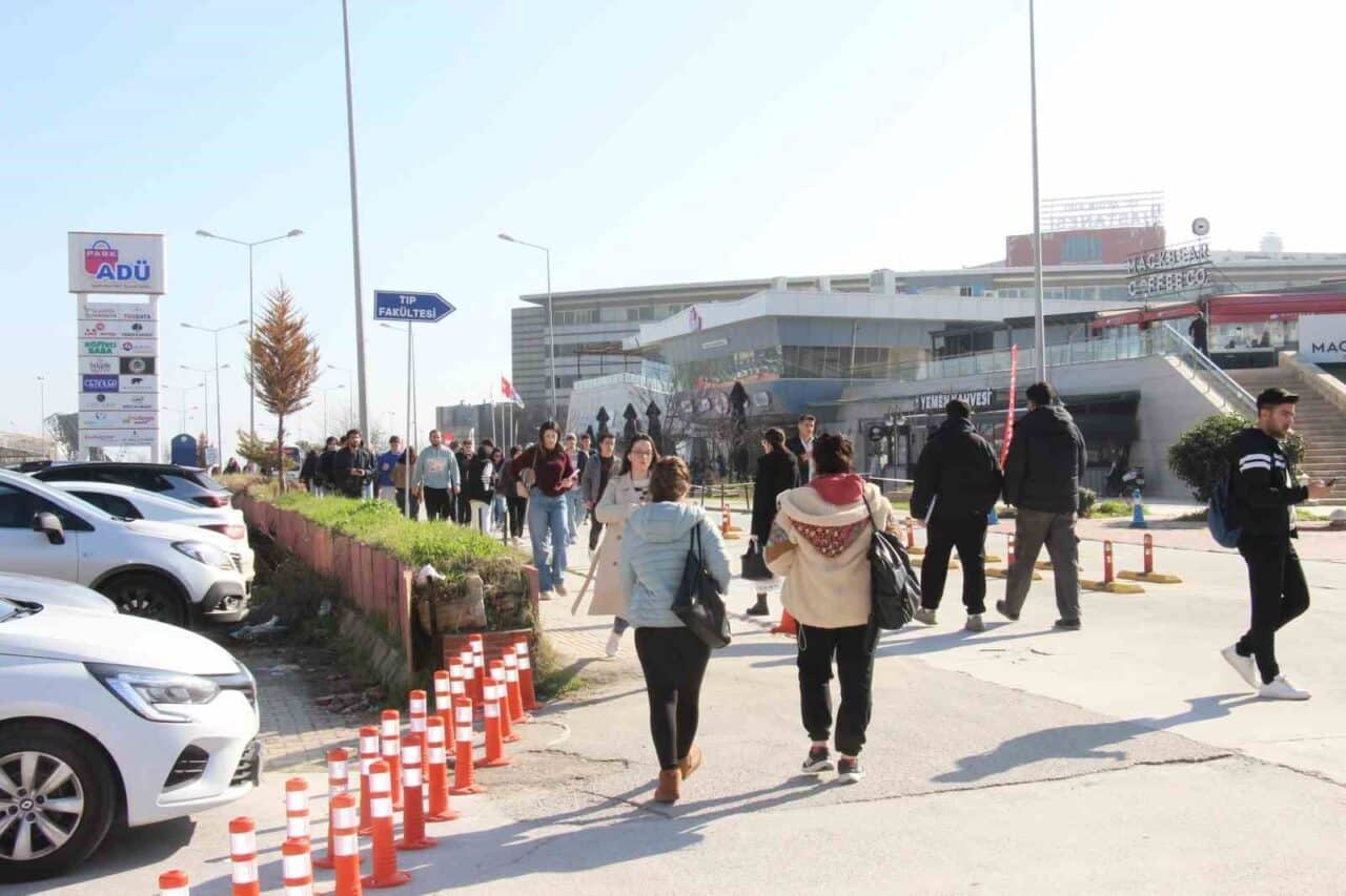 Aydın Adnan Menderes Üniversitesi'nde uygulamaya konulan kartlı geçiş sistemi, akademik