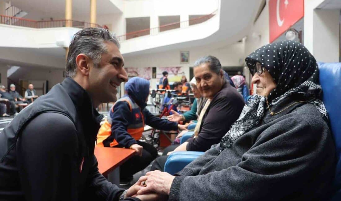 AFAD Ekipleri, Yaşlılar Haftası’nda Huzurevi Sakinlerini Ziyaret ederek Sevgi Dolu Anlar Yaratıyor AFAD Kayseri İl Müdürlüğü, Yaşlılar Haftası'nda Hacı Rukiye Gazioğlu Huzurevi'ni