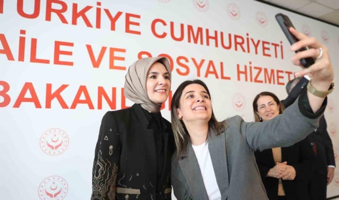 Bakan Göktaş, Ramazan Bayramı’nda Bakanlık Personeli İle Bayramlaştı Aile ve Sosyal Hizmetler Bakanı Mahinur Özdemir Göktaş, Ramazan Bayramı