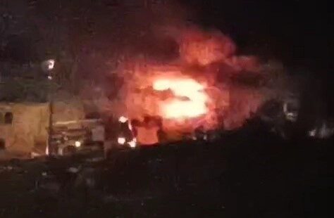 Samsun’da iftara giden ailesinin ardından alkollü şahıs evini ateşe verdi Samsun'un Canik ilçesinde, eşi ve çocukları iftara giden H.İ.İ. isimli