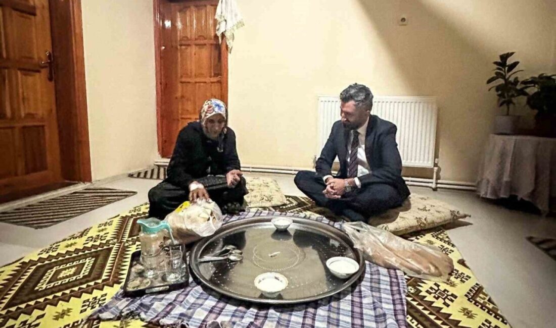 İlhami Yıldız, Ramazan’da Yalnız Yaşayan Halime Kızılkurt’u Ziyaret Ederek Dayanışma Mesajı Verdi AK Parti Ağrı İl Başkanı İlhami Yıldız, Ramazan’da yalnız yaşayan