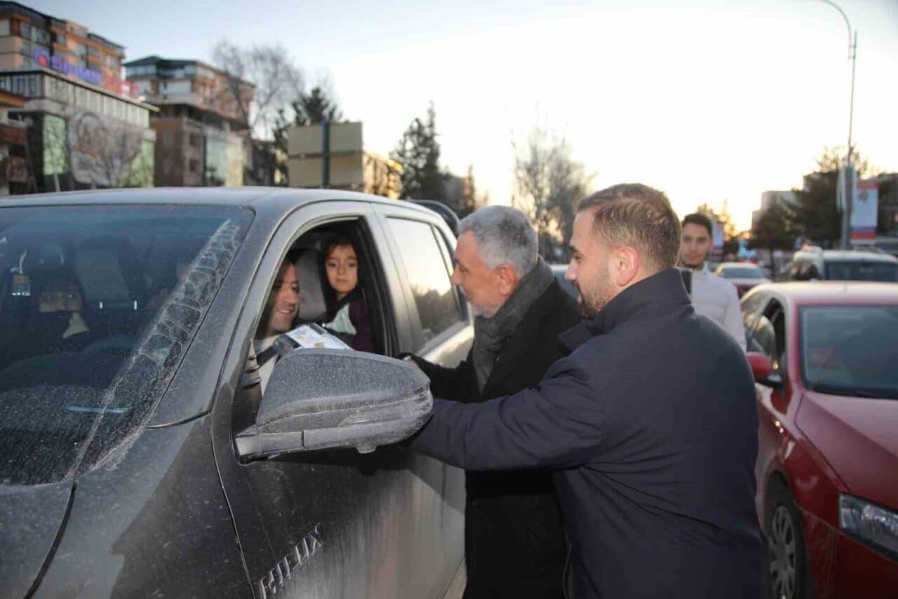 AK Parti Elazığ İl Gençlik Kolları, “İftara 5 Kala” etkinliği