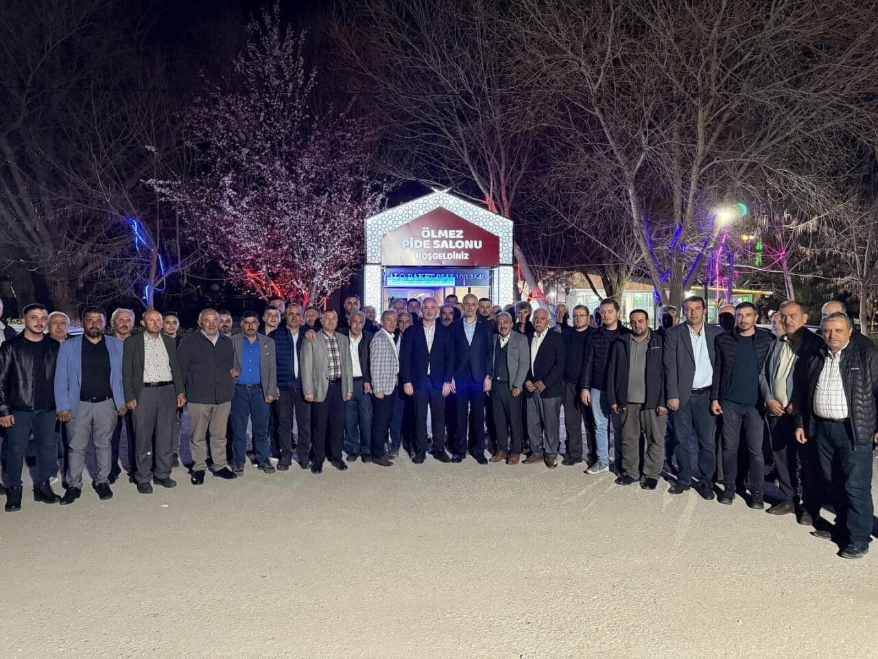 AK Parti Kütahya Milletvekili Adil Biçer, Gediz'de esnafı ziyaret ederek
