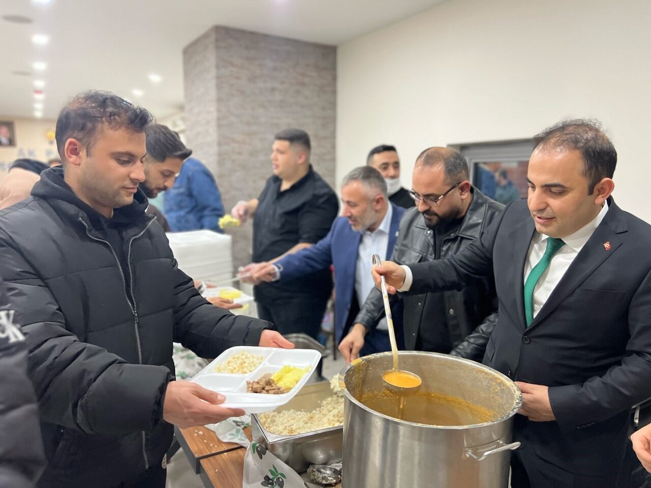 AK Parti Bilecik İl Başkanlığı iftar programında MKYK Üyesi Harun