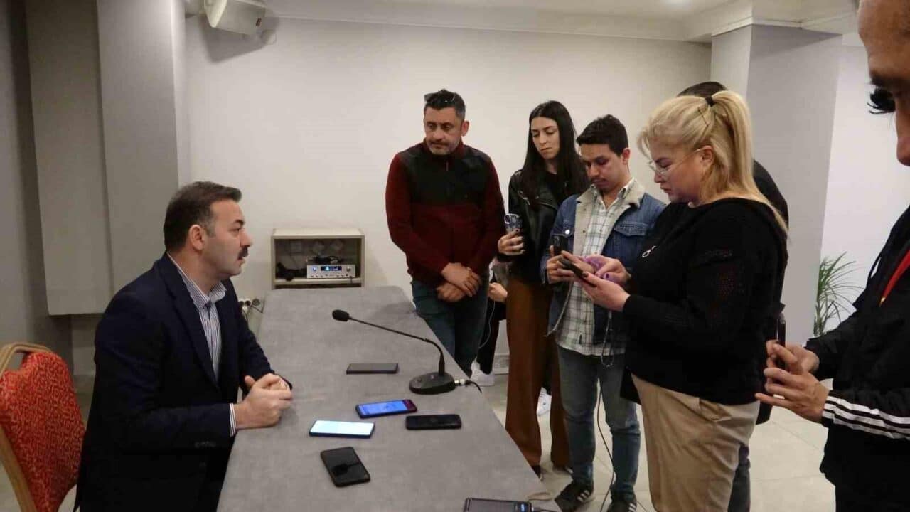 AK Parti Zonguldak İl Başkanı Mustafa Çağlayan, CHP'yi yöneticilik beceriksizliği