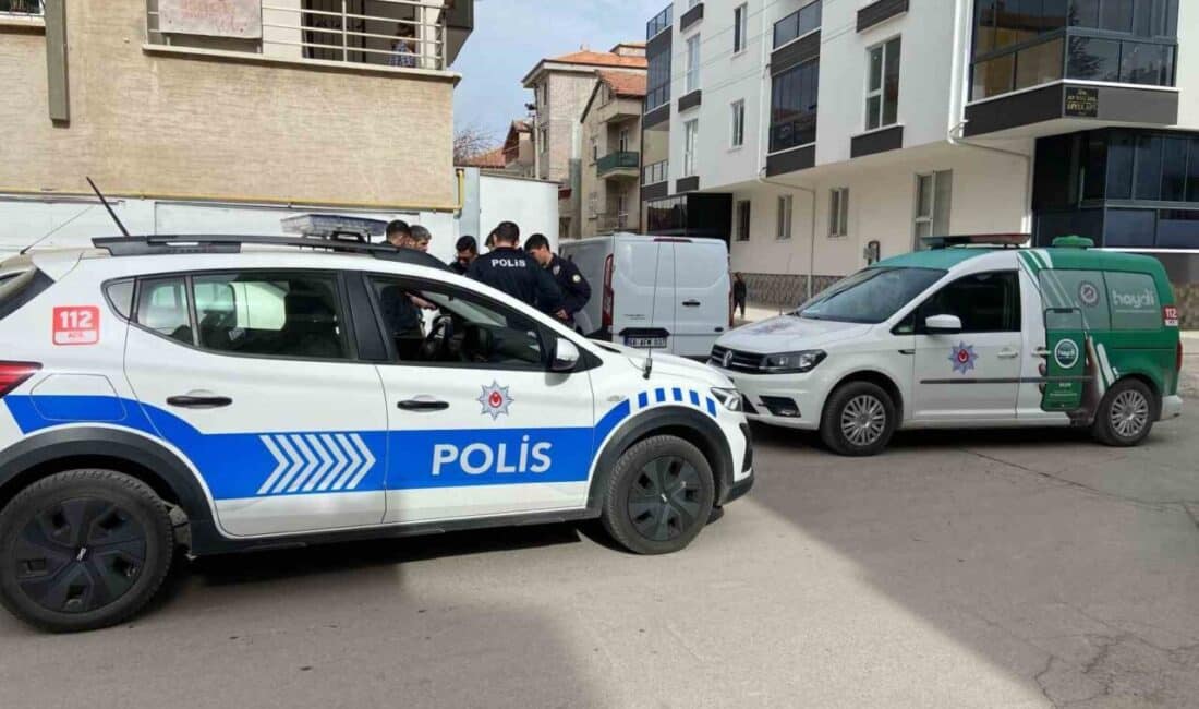 Aksaray’da polis ekipleri, sokaklardaki güvenliği sağlamak için 24 saat devriye geziyor Aksaray İl Emniyet Müdürlüğü Asayiş Şubesi, halkın güvenliğini artırmak için