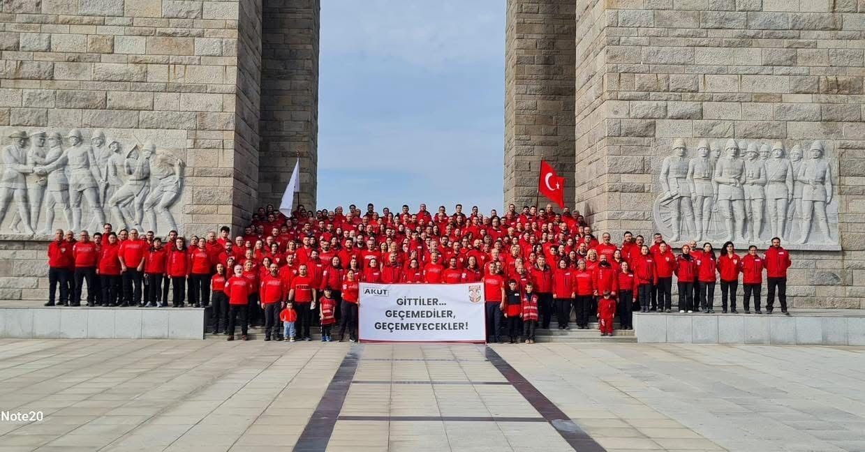 Arama Kurtarma Derneği (AKUT), 15-16 Mart tarihlerinde Çanakkale Zaferi'nin 110.
