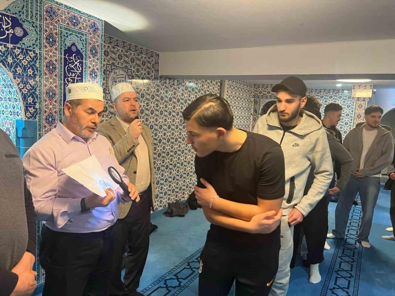 Köln'deki Nippes Fatih Camii, Ramazan ayı dolayısıyla Sakal-ı Şerif'i ziyarete