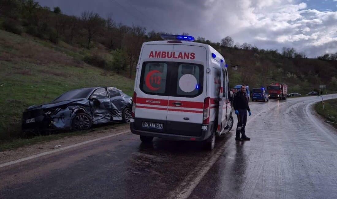 Taşova’da meydana gelen trafik kazasında 3 kişi yaralandı, yaralılardan biri çocuk. Amasya’nın Taşova ilçesinde meydana gelen kazada, H.P. (56) ve M.E.