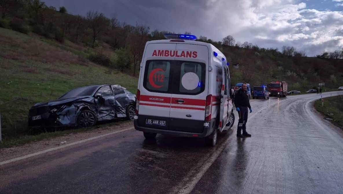 Amasya’nın Taşova ilçesinde meydana gelen kazada, H.P. (56) ve M.E.