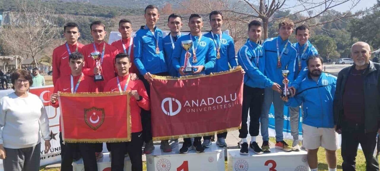 Anadolu Üniversitesi Erkek Kros Takımı, Türkiye Üniversite Sporları Federasyonu'nun düzenlediği