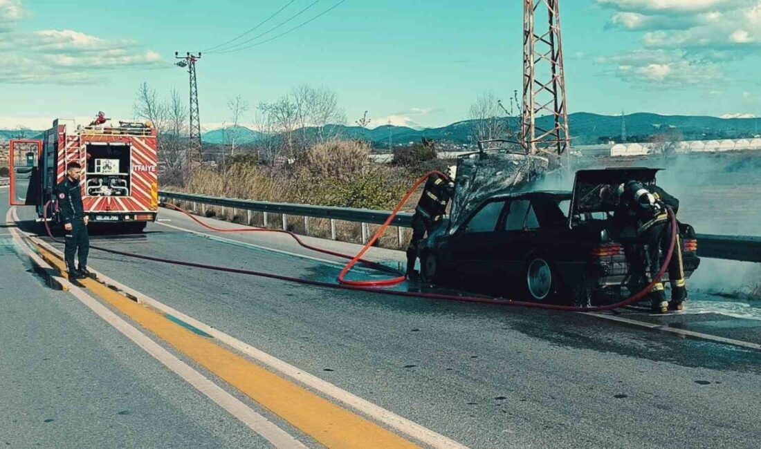 Manavgat’ta Seyir Halindeki Araçta Çıkan Yangın Otomobili Kullanılamaz Hale Getirdi Antalya'nın Manavgat ilçesinde Yaşar A.K.'nın kullandığı Mercedes marka otomobil, motor