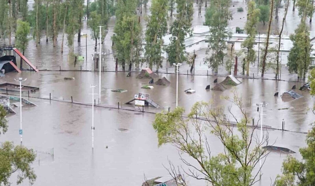Arjantin'in Bahia Blanca kentinde şiddetli yağışlar sonucunda meydana gelen sel
