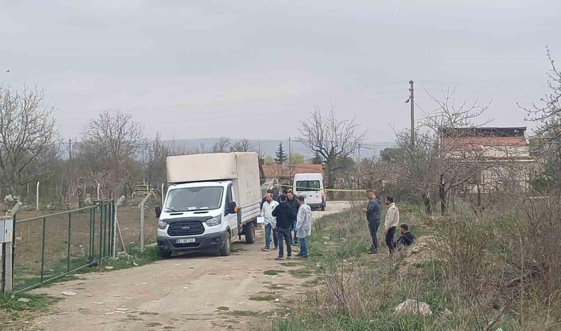 Çorum’da park halindeki kamyonette ölü bulunan 31 yaşındaki Hakan Kabakçı’nın cenazesi morga kaldırıldı Çorum'da 31 yaşındaki Hakan Kabakçı, arkadaşlarıyla alkol tüketiminin ardından park