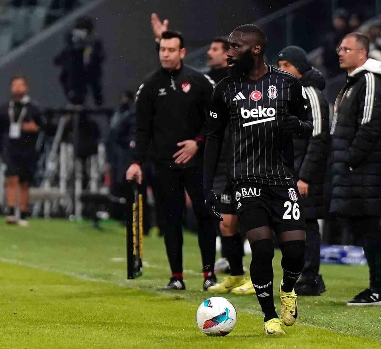 Beşiktaşlı futbolcu Arthur Masuaku, Göztepe ile oynanacak Ziraat Türkiye Kupası