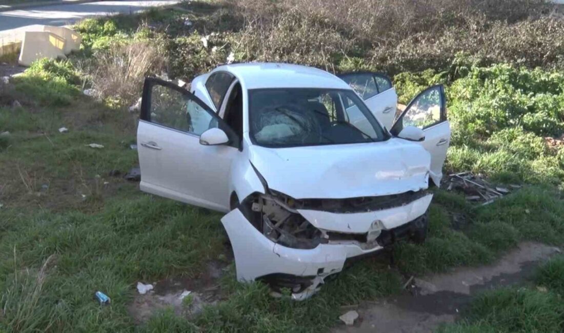 Ataşehir’de Bilincini Kaybeden Sürücü, Önce Araçlara Çarptı Sonra Boş Arazide Durdu Ataşehir'de bilinç kaybı yaşayan sürücü, aracını önce bir Mercedes'e, ardından