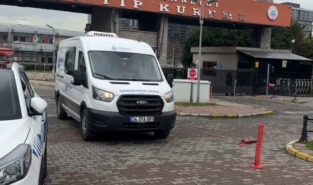 Avcılar’da Cinnet Geçiren Baba, Ailesiyle Birlikte Hayatına Son Verdi; Cenazeleri Adli Tıp’tan Alındı Avcılar'daki aile katliamında hayatını kaybeden Velican Alıcı, Fikriye Alıcı ve