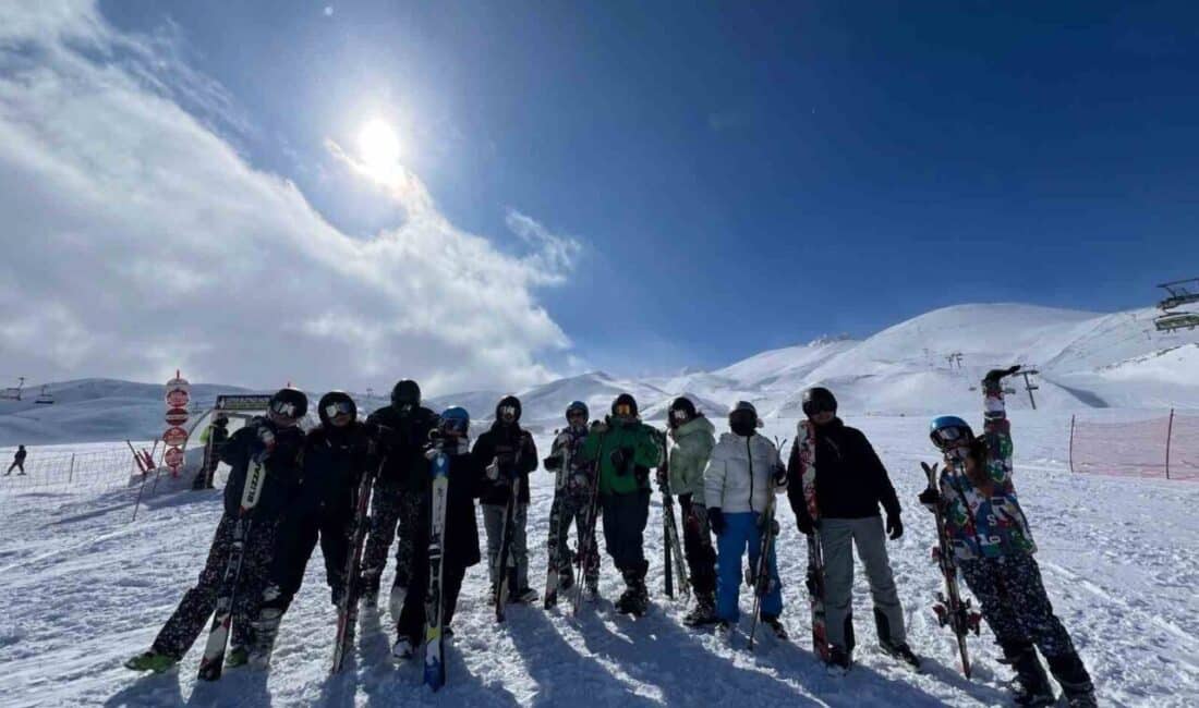 Erasmus Projesi Kapsamında 28 Yabancı Gönüllü, Kayseri’de Kayak Heyecanı Yaşadı Erasmus projesi kapsamında Kayseri'ye gelen 28 yabancı gönüllü, Erciyes Kayak