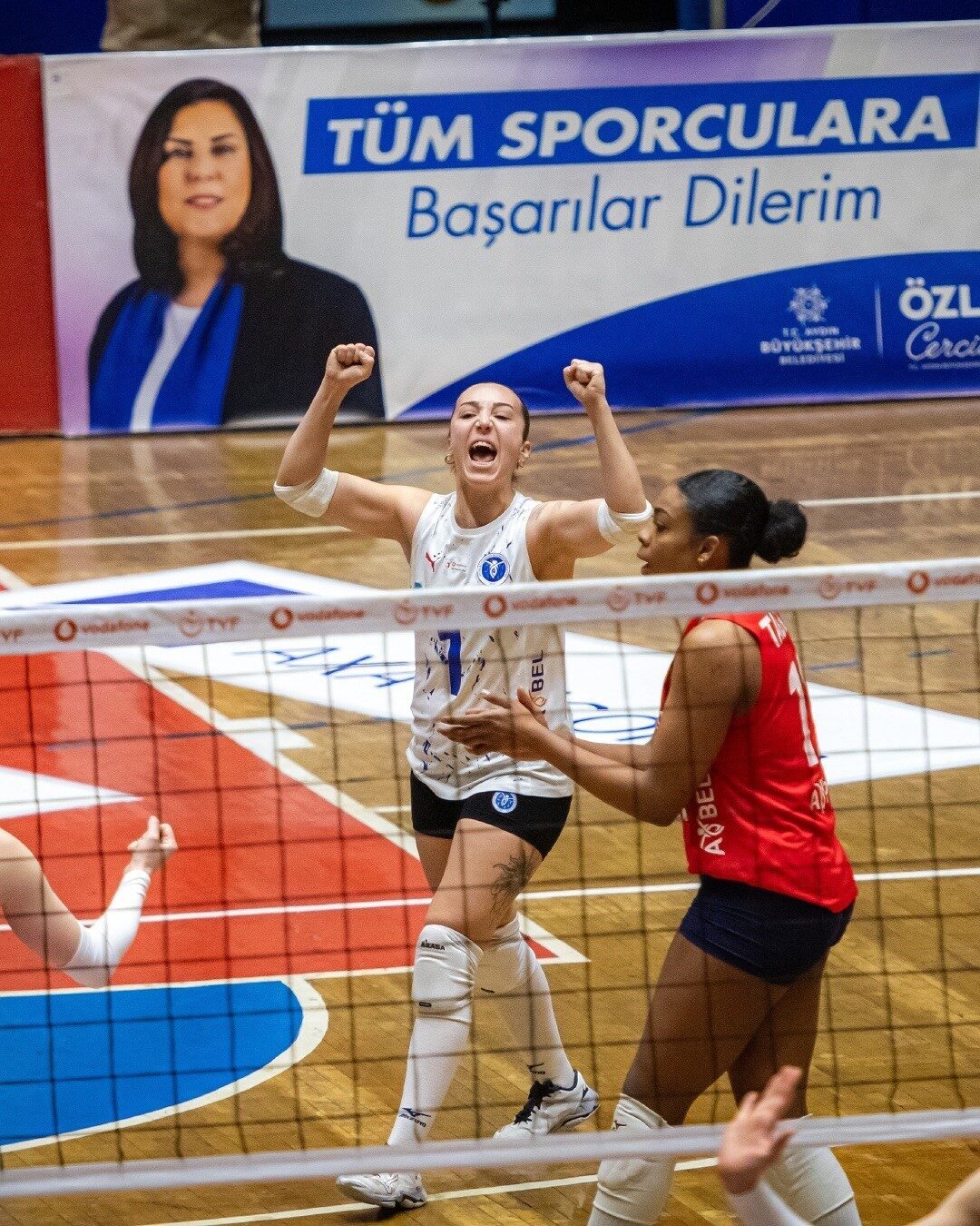 Aydın Büyükşehir Belediyespor Kadın Voleybol Takımı, Bahçelievler Belediyespor'u 3-0 yenerek