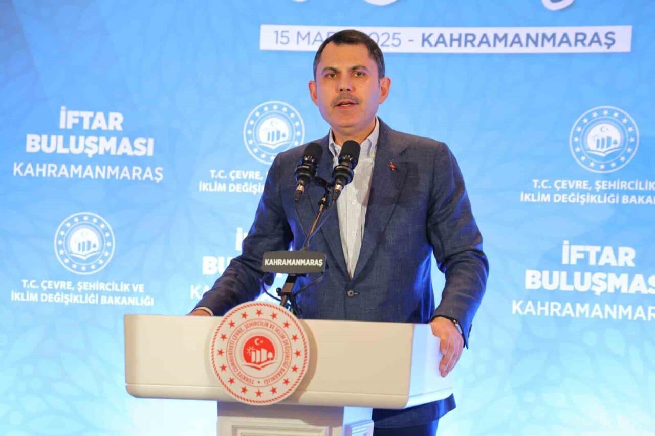 Çevre, Şehircilik ve İklim Değişikliği Bakanı Murat Kurum, depremda zarar