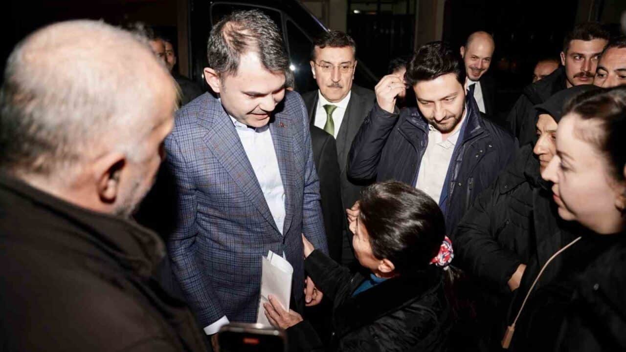 Çevre, Şehircilik ve İklim Değişikliği Bakanı Murat Kurum, deprem felaketinde
