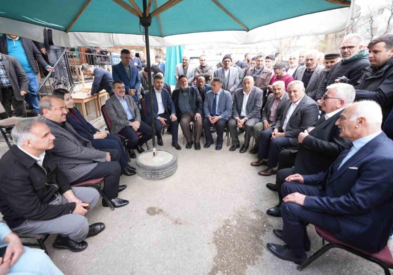 Milli Eğitim Bakanı Yusuf Tekin, Ramazan tatili öncesinde Erzurum'un Uzundere