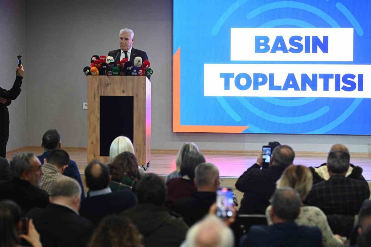 Bursa Büyükşehir Belediye Başkanı Mustafa Bozbey, şehrin kaynaklarını siyasete alet