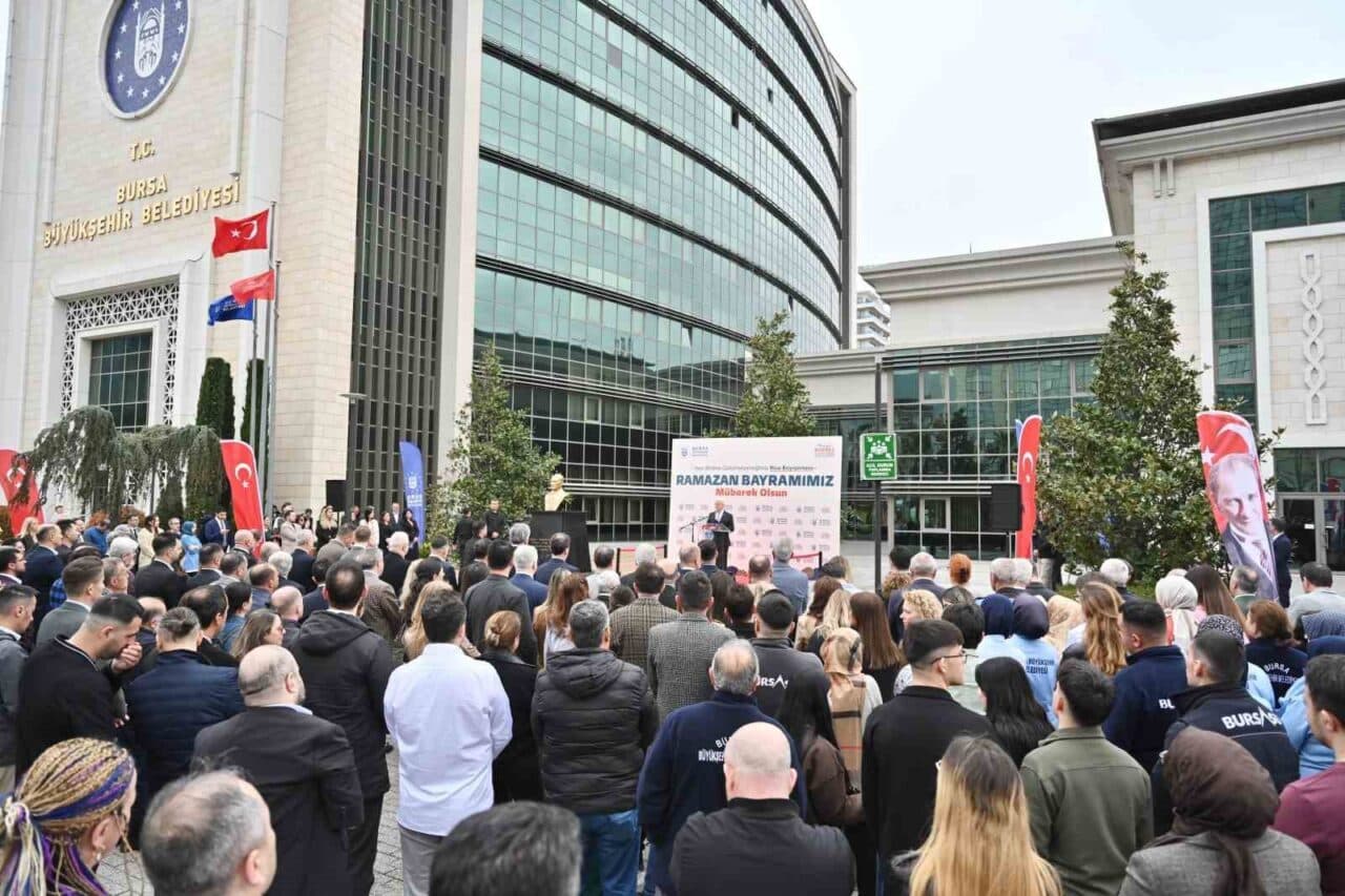 Bursa Büyükşehir Belediye Başkanı Mustafa Bozbey, Ramazan Bayramı öncesinde belediye