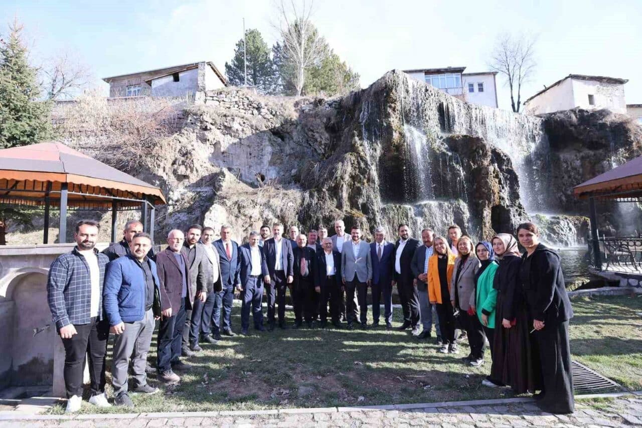 Kayseri Büyükşehir Belediye Başkanı Dr. Memduh Büyükkılıç, AK Parti MKYK