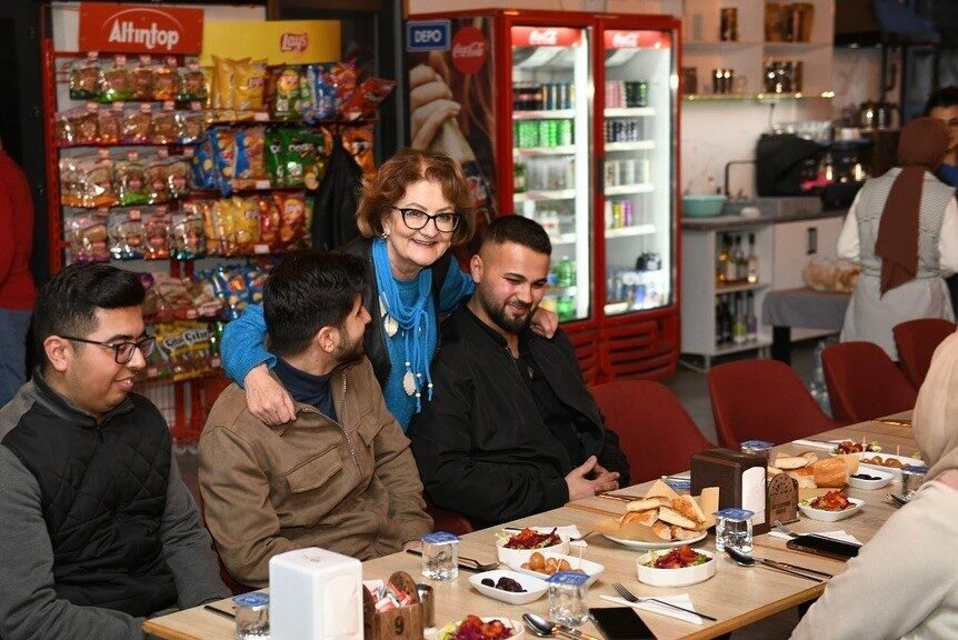 Bozkurt Belediye Başkanı Çelik, Öğretmenlerle Birlikte İftar Yemeği Düzenledi Bozkurt Belediye Başkanı Birsen Çelik, Bozkurt Belediyesi Etüt Merkezinde görev