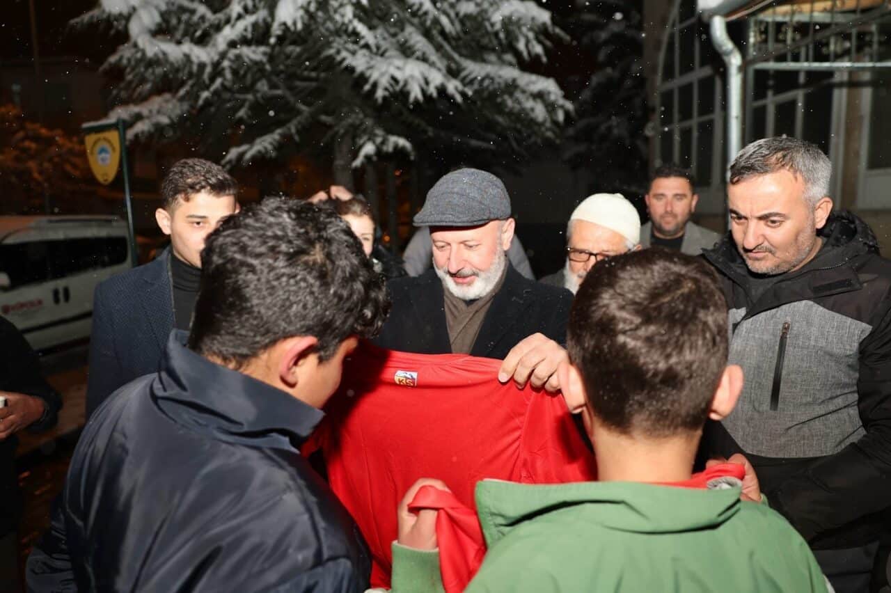 Kocasinan Belediye Başkanı Ahmet Çolakbayrakdar, Ramazan süresince her akşam farklı