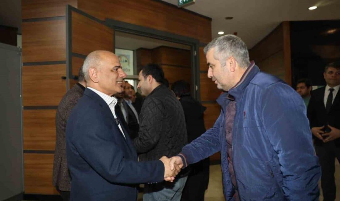 Körfez Belediye Başkanı Şener Söğüt, Ramazan Bayramı Öncesi Çalışanlarıyla Bayramlaştı ve Emeklerine Teşekkür Etti Körfez Belediye Başkanı Şener Söğüt, Ramazan Bayramı öncesinde personeliyle bayramlaştı.