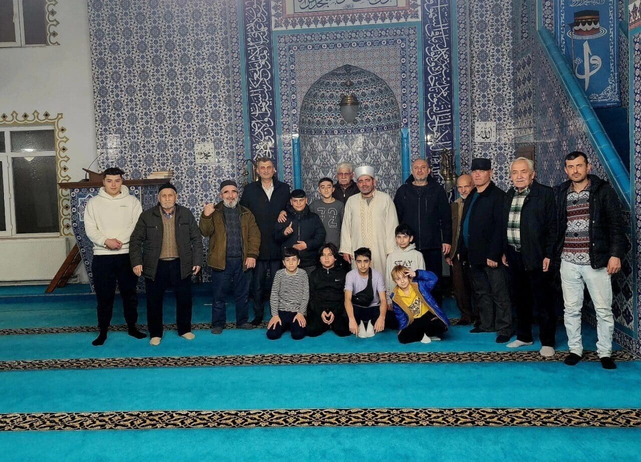 Gölcük Belediye Başkanı Ali Yıldırım Sezer, Ramazan boyunca vatandaşlarla bir
