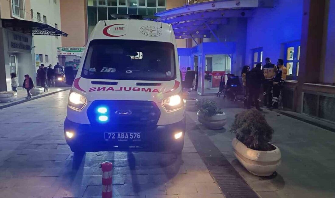 Batman’da yol geçişi sırasında yaşlı kadına otomobil çarptı Batman'da yolun karşısına geçmeye çalışan 73 yaşındaki N.V., bir aracın