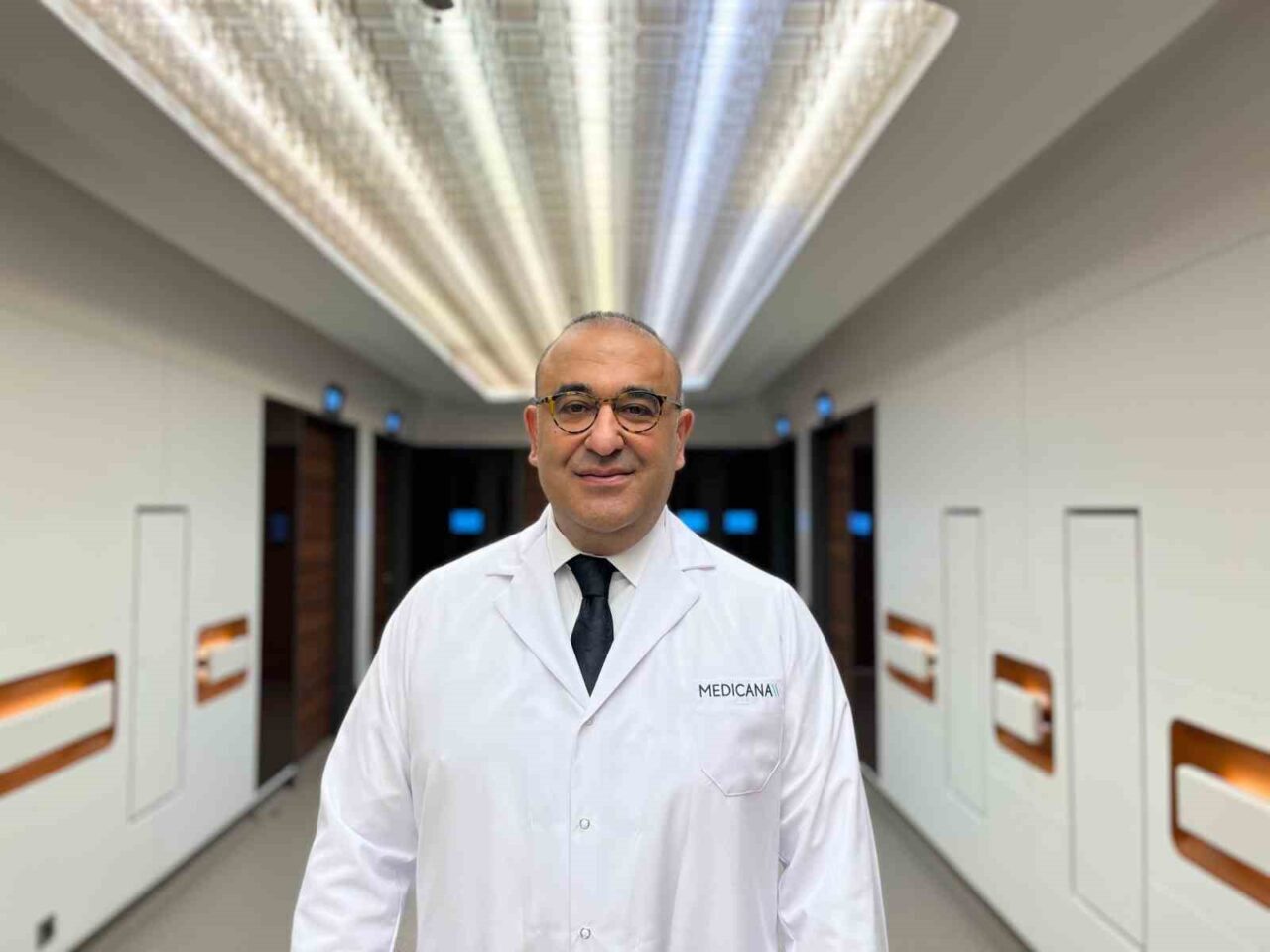 Bel ve boyun fıtığı tedavisinde Prof. Dr. Özgür Kılıçkesmez, cerrahi