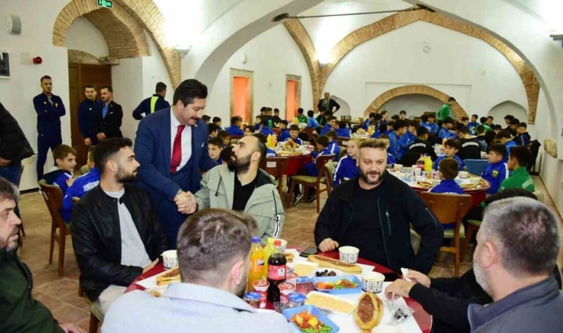 Yenişehir Belediyespor, Ramazan Ayı’nın Son Günlerinde İftar Sofrasında Buluştu Yenişehir Belediyespor, Ramazan ayının son gününde Sinanpaşa Külliyesi'nde iftar düzenledi.