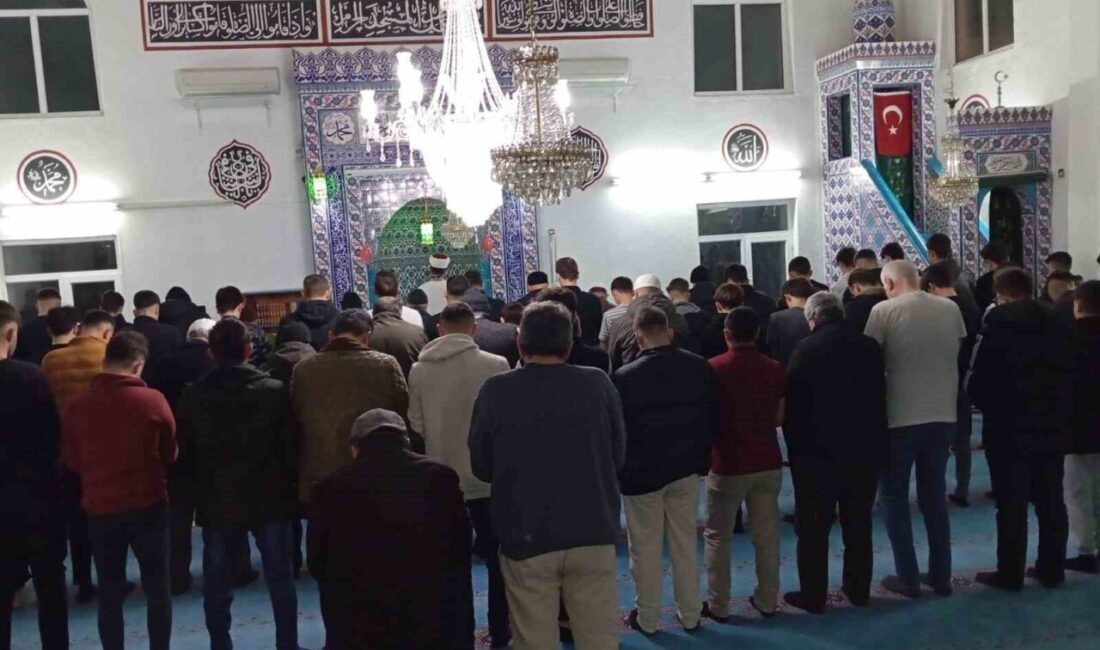 Beylikova Lisesi Öğrencileri Ramazan’ın Manevi Atmosferinde Teravih Namazında Buluştu Beylikova Fen Lisesi ve İmam Hatip Lisesi öğrencileri, ÇEDES projesi
