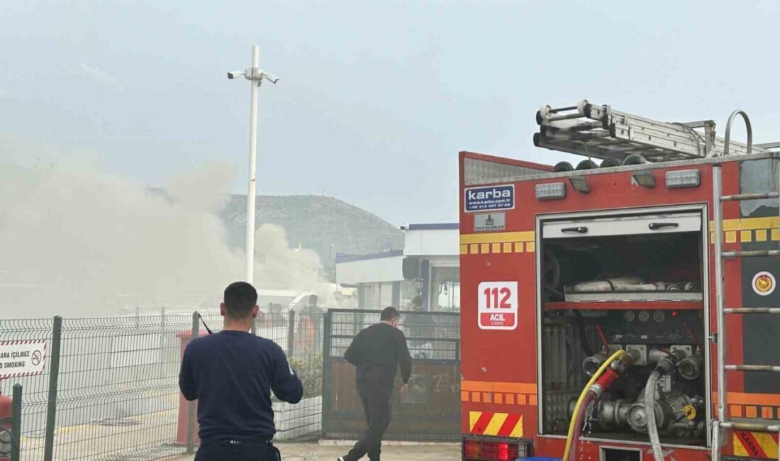 Bodrum’da Milyon Dolar Değerindeki Motoryat Kül Oldu, Yangın Sebebi Araştırılıyor Bodrum'da Milta Marina'da bağlı bir motoryat, bilinmeyen bir sebeple çıkan