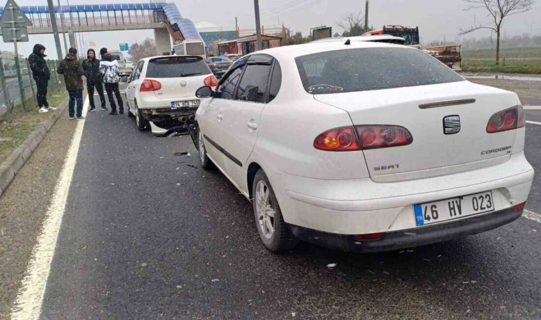 Bolu’da D-100 Karayolu’nda Ortaya Çıkan Zincirleme Trafik Kazasında Maddi Hasar Meydana Geldi, Trafikte Aksama Oluştu Bolu’da D-100 karayolunda A.S., S.T. ve Ş.T. yönetimindeki 3 otomobilin