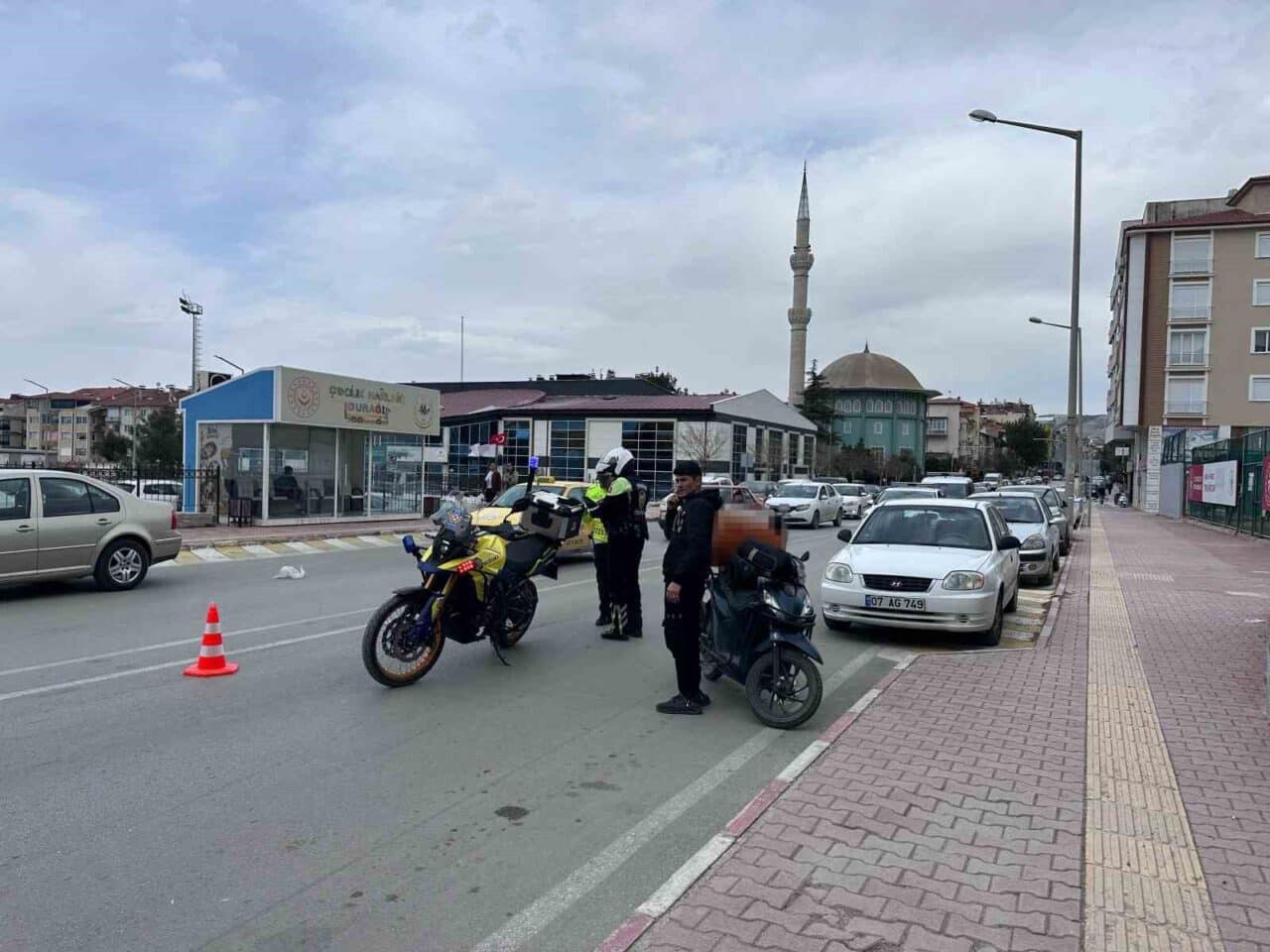 Burdur'da Veli B. yönetimindeki otomobil ile Yusuf Ö.'nün kullandığı motosiklet