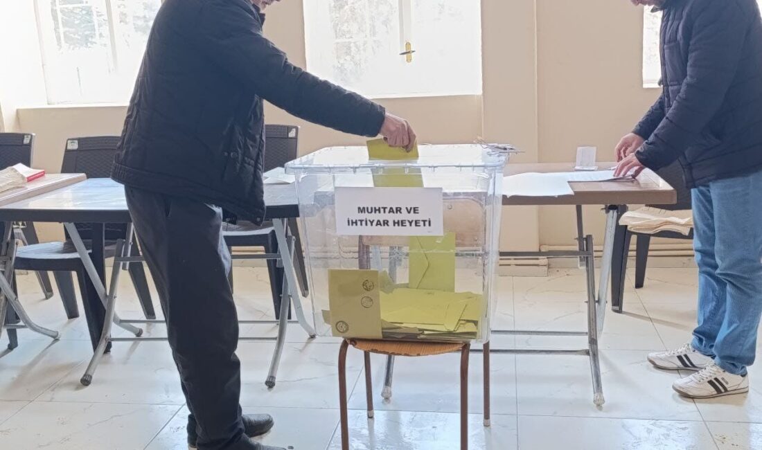 Kayseri’nin Yahyalı ilçesinde yapılan muhtarlık seçiminde Hasan Güzel, Çağlayan mahallesinin yeni muhtarı seçildi. Kayseri'nin Yahyalı ilçesine yeni katılan Çağlayan mahallesinde muhtarlık seçiminde Hasan
