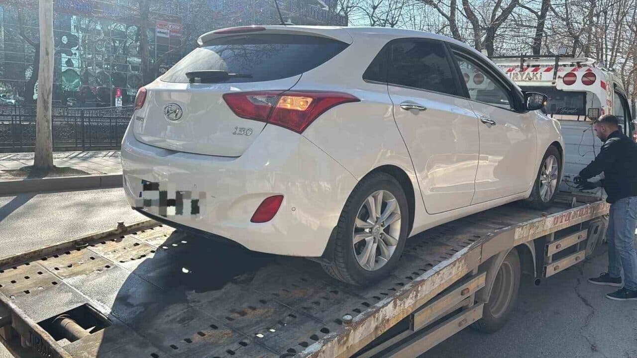 Kastamonu'da çakar lamba bulunan araç sürücüsüne 140.339 TL ceza kesilerek,