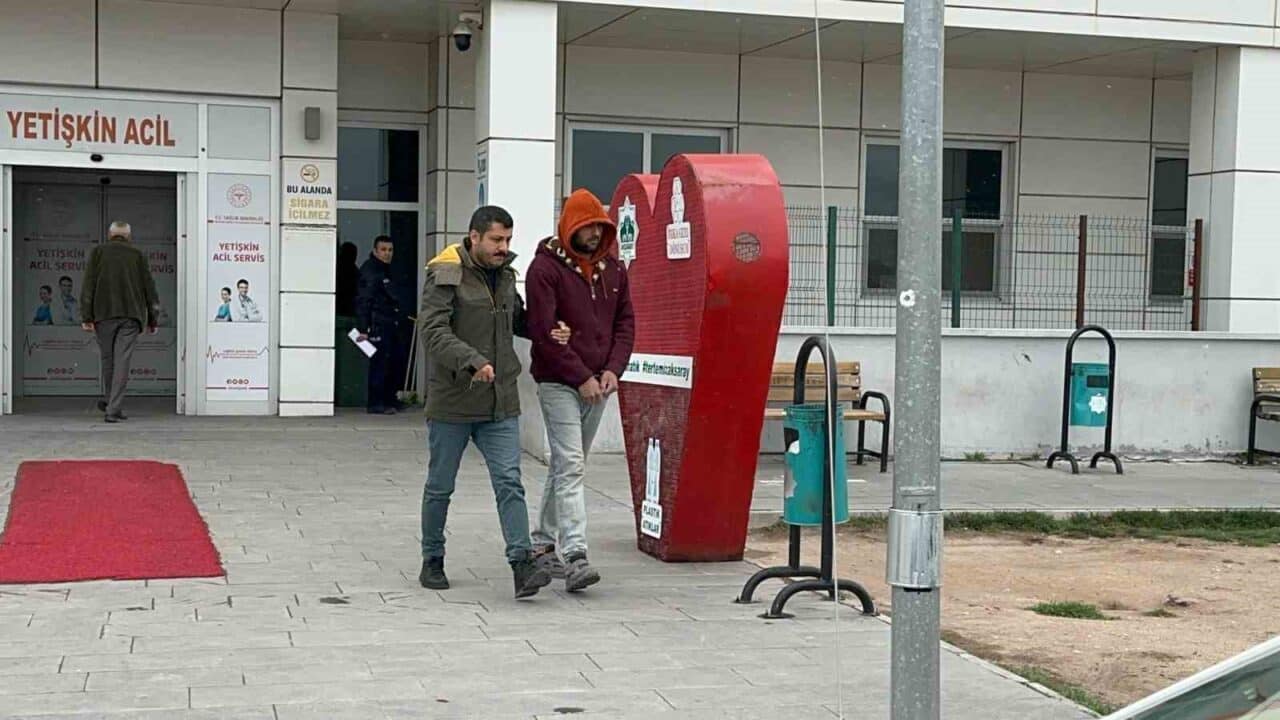 Aksaray'da yapılan uygulamada, Y.Ö. (24) tarafından sürülen plakası olmayan motosikletin